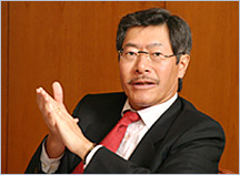代表取締役社長 佐治 信忠