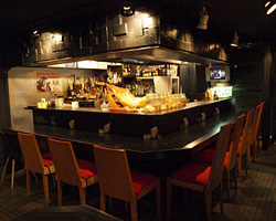 麻布十番　ダイニングバー　ＰａＺＺＬＥ　ＤＩＮＩＮＧ－ＢＡＲの雰囲気