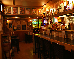 ＢＡＲ　＆　ＤＩＮＩＮＧ　バールの雰囲気