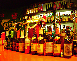 Ｂｅｅｒ　Ｂａｒ　ＲＥＤ