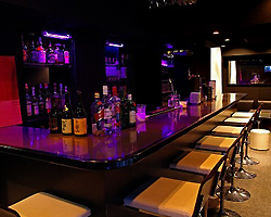 ガールズバー　ハニー　西麻布店
