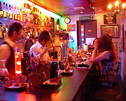 光善寺　ショットバー　Ｔｈｅ　Ｂａｒ　Ｎｏｎｄｅｍａｃｃａの雰囲気