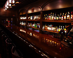 Ｓｔａｎｄ　Ｂａｒ　ＳＵＧＡの雰囲気