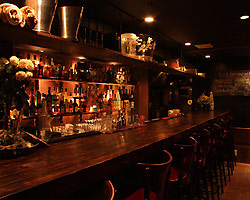Ｂａｒ＆Ｒｅｓｔａｕｒａｎｔ　しゃべり場の雰囲気