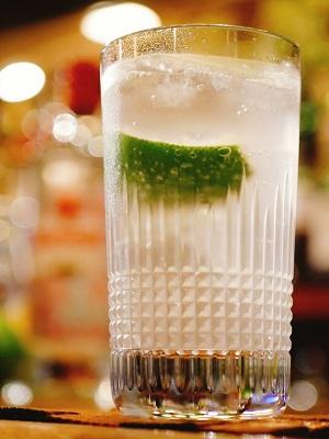 関内 オーセンティックバー barSLOW