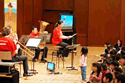 写真:2008年公演より