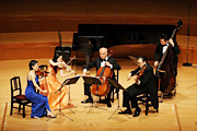 写真:2009年公演より