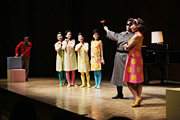 写真:2009年公演より