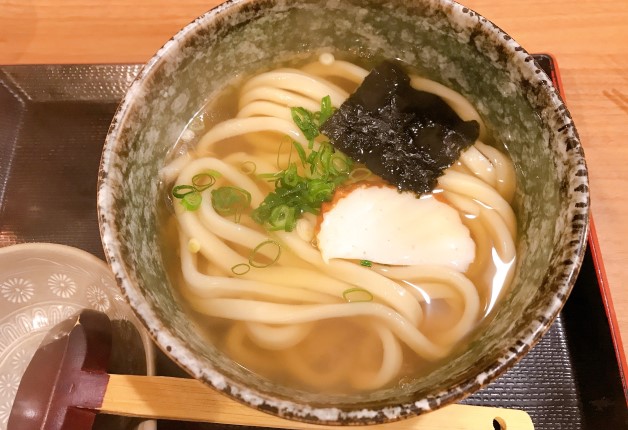 コシのある自家製麺と出汁が絶品 うどん居酒屋 麦笑 むぎわら で ザ プレミアム モルツ を愉しもう 大阪 森ノ宮 近畿エリアキャンペーン イベント情報 サントリー