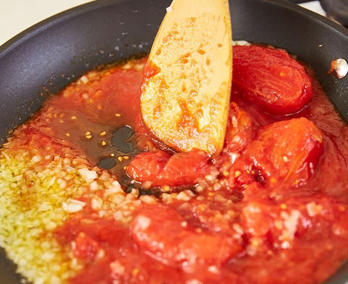 手順2　トマトソースをつくる（2）