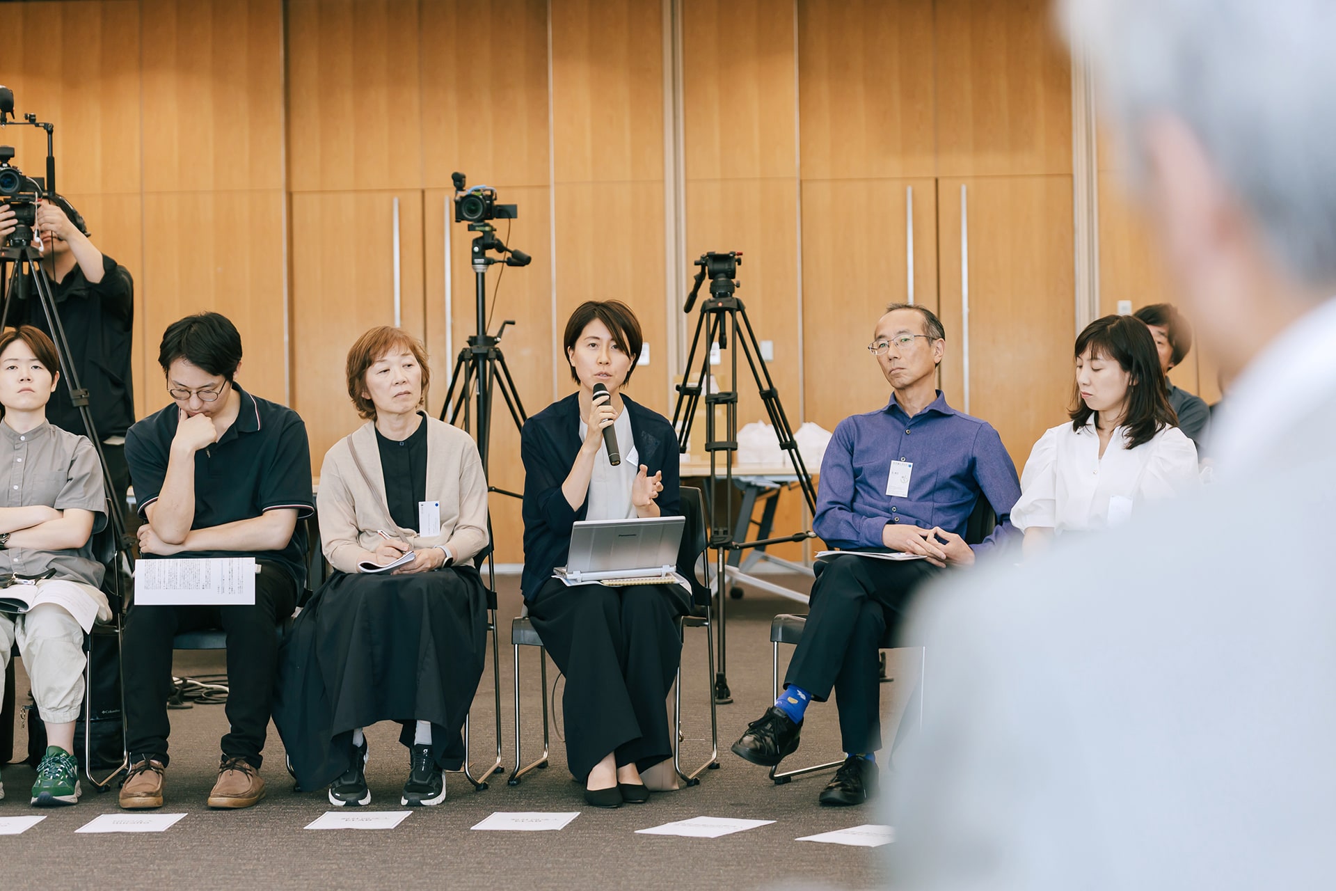 山極さんに質問をするELABの石井さん