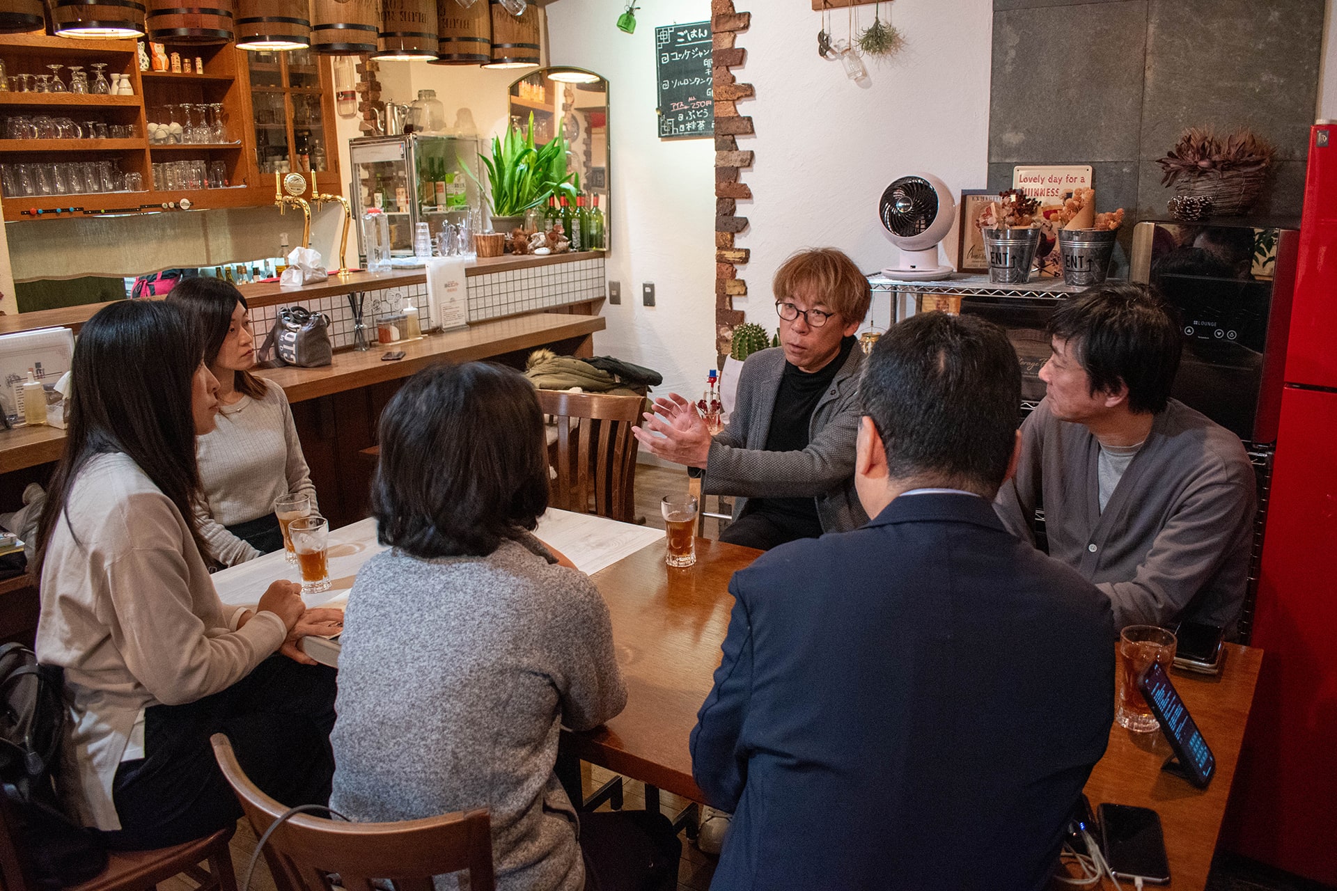 侍学園スクオーラ・今人の理事長の長岡秀貴さんと、話を聞く“君は未知数”基金事務局メンバー