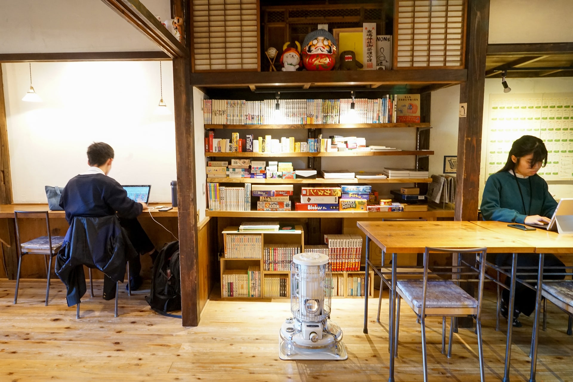 エマノンの店内
