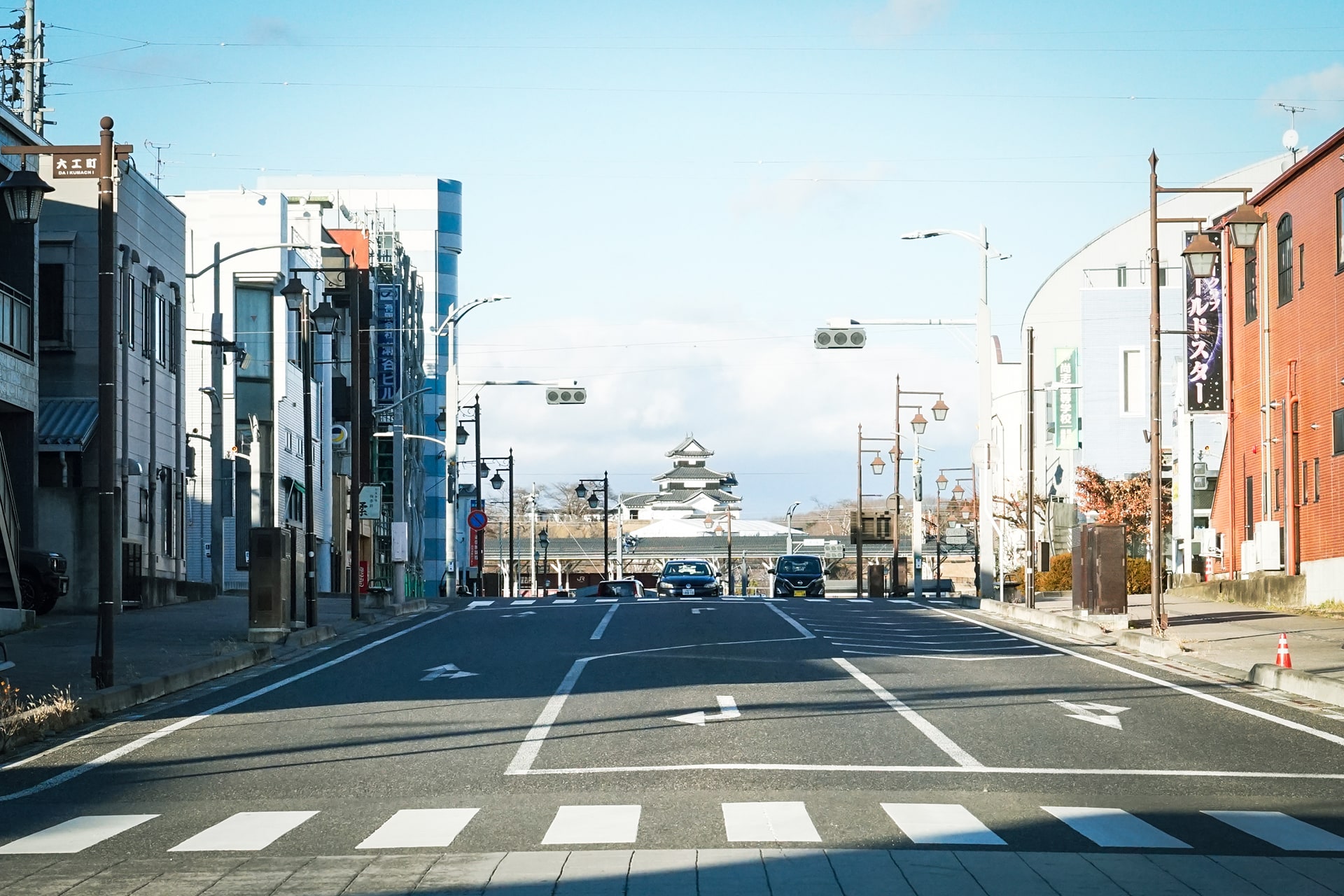 小峰城跡を望む白河の街の風景