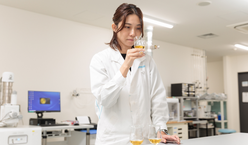 研究所職員の仕事風景