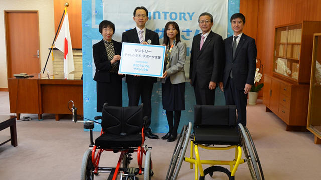 福島県でチャレンジド・スポーツ競技用具贈呈式実施