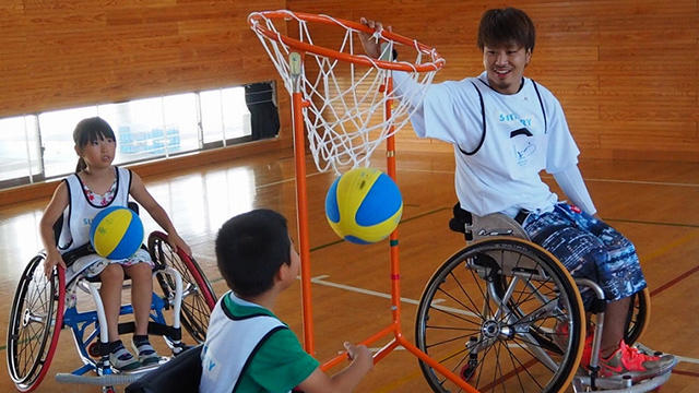 福島県いわき市の学童の児童を対象に車椅子バスケ体験教室を実施