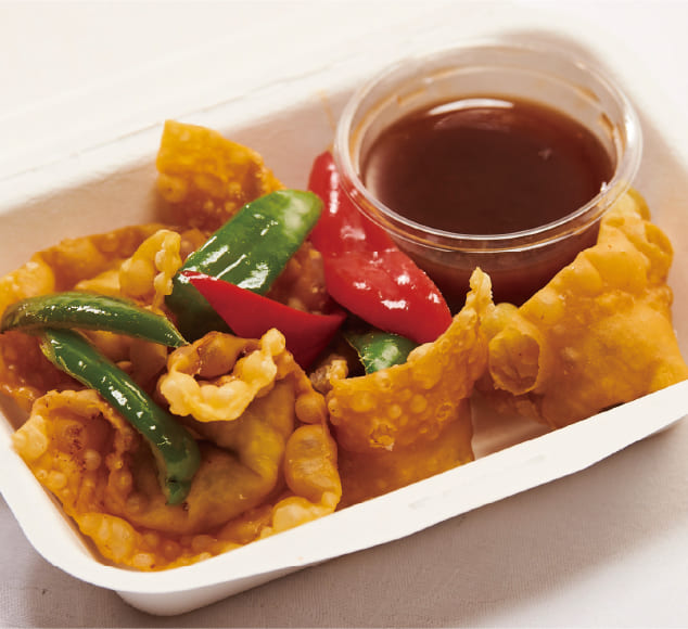 群愛飯店本店／揚げワンタン甘酢がけ