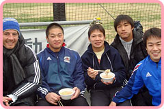 ドンク、山岡選手、田中選手、平選手、森岡選手