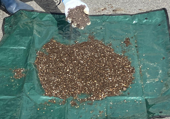 黒い袋にいれて熱消毒