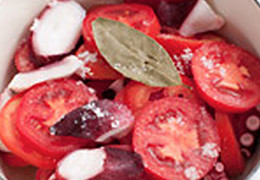 タコ（シーフードでも）とトマトのシンプル煮込み