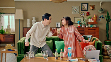 ボス カフェベース 新tv Cm ハライチ 岩井勇気さん 伊藤沙莉さん出演の キッチリ夫と テキトウ妻 篇 4月1日 木 から全国でオンエア開始 ニュースリリース一覧 サントリー食品インターナショナル