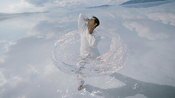 「特水（とくすい）」の新TV－CM「特別な水 誕生」篇