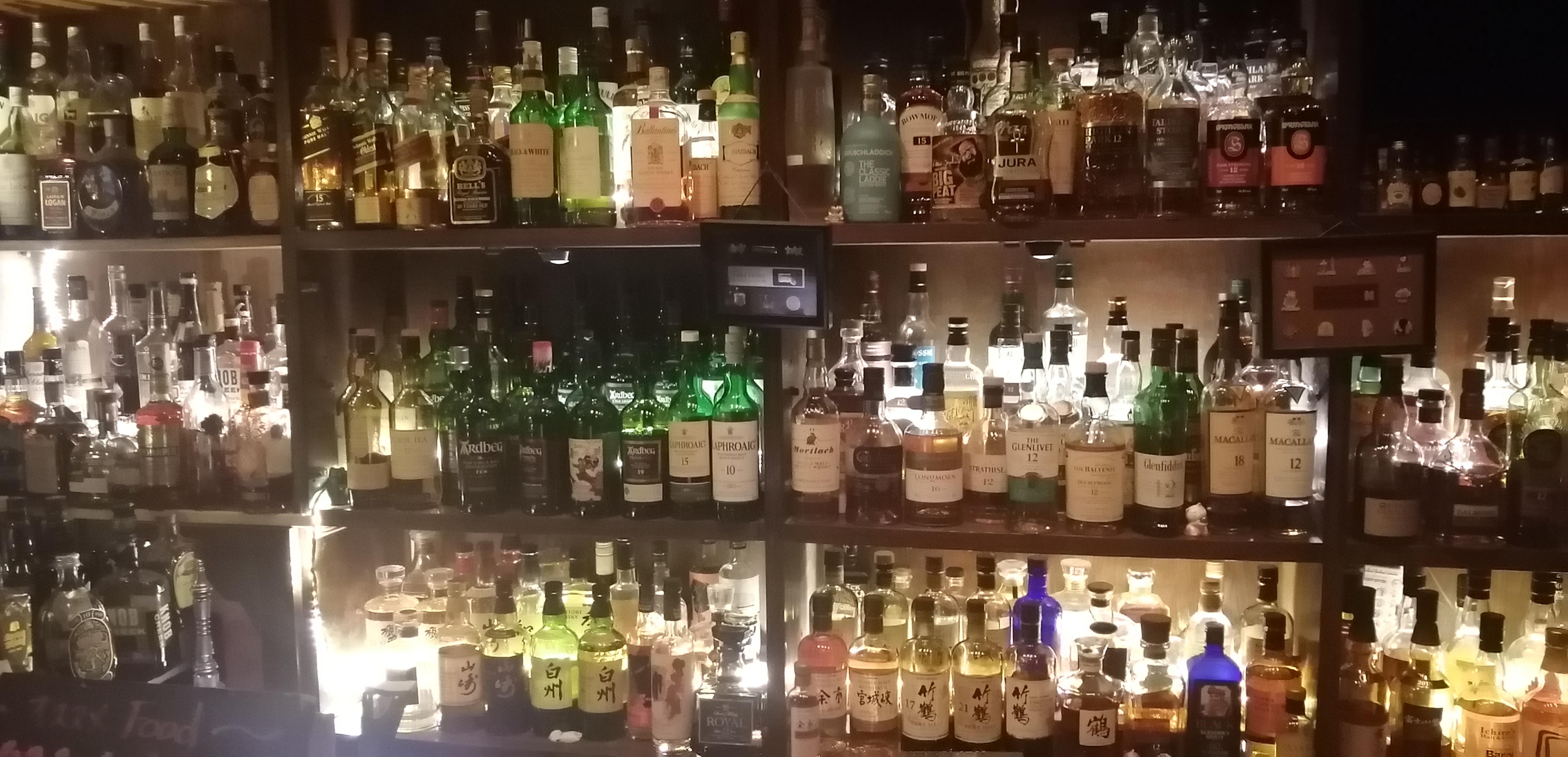 Ｃｉｇａｒ Ｂａｒ　Ｂｕｌｌ’ｓ Ｃａｆｅ　中野新橋店