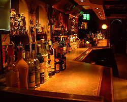 大阪府で女性が多いのおすすめバー Bar Navi