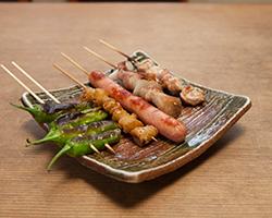 博多駅 福岡県 周辺500mの焼き鳥 串焼き 炭火焼きでおすすめのグルメ お店情報 サントリーグルメガイド