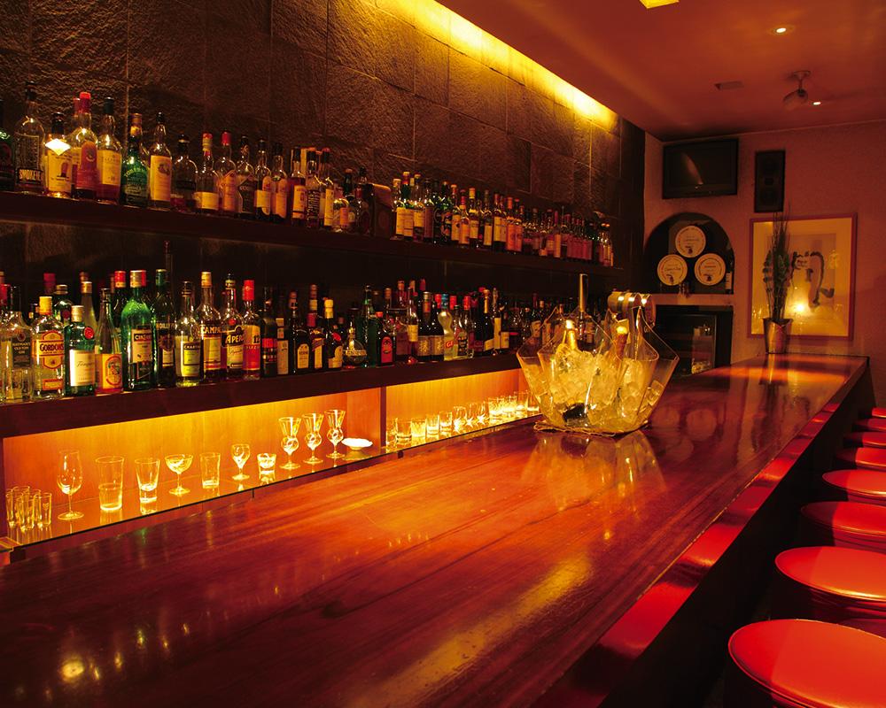 熊本県で一人のお客様が多いのおすすめバー Bar Navi