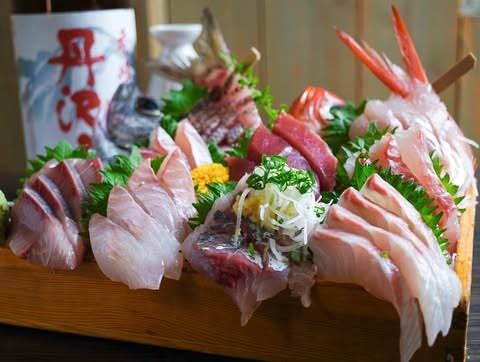 横浜漁酒場 まるう商店 横浜東口（居酒屋）[神泡達人ゴールド店