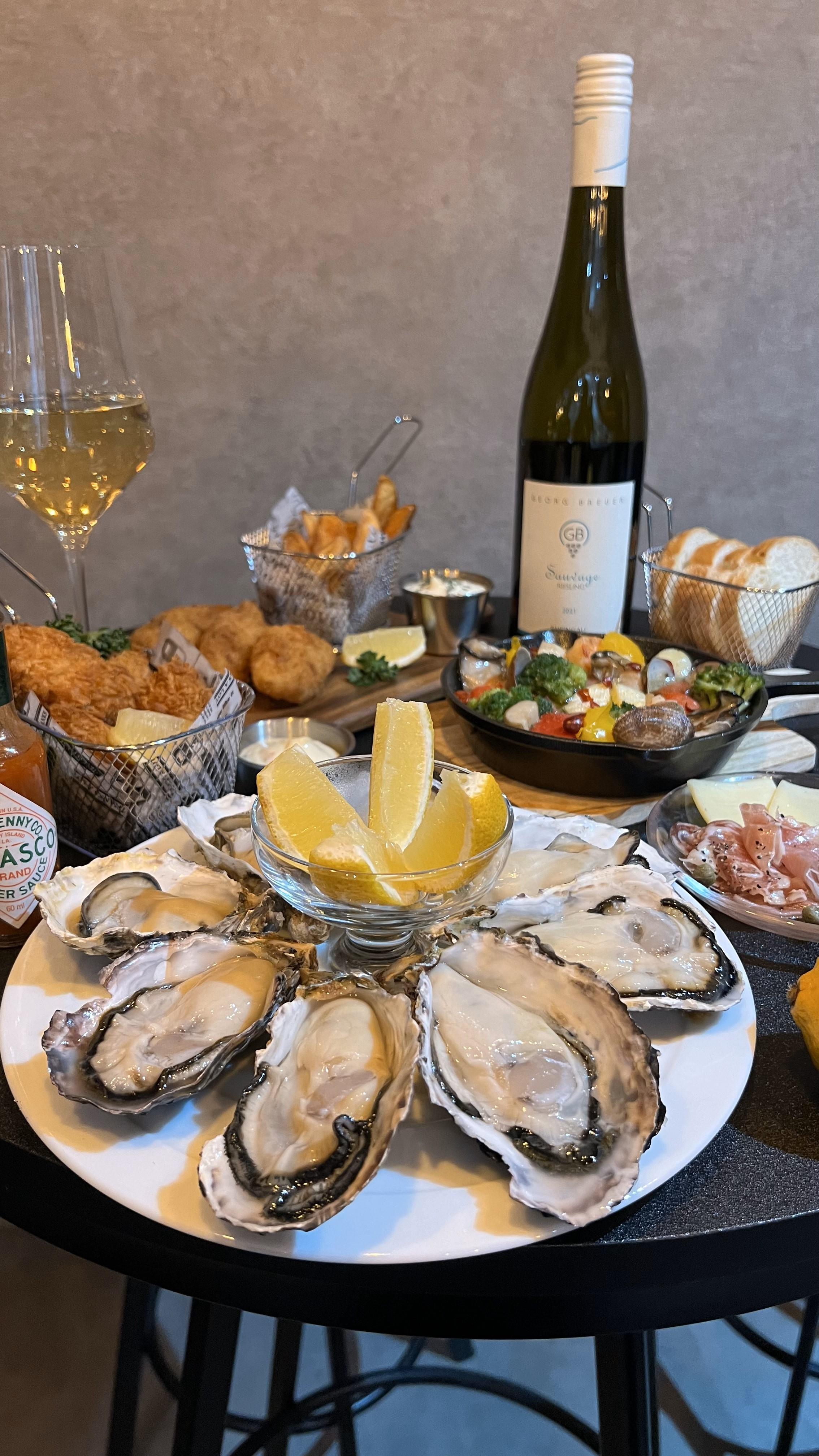 ヤングオイスター【OYSTER BAR】(ヤングオイスター) 博多区/東区 -BAR-NAVI