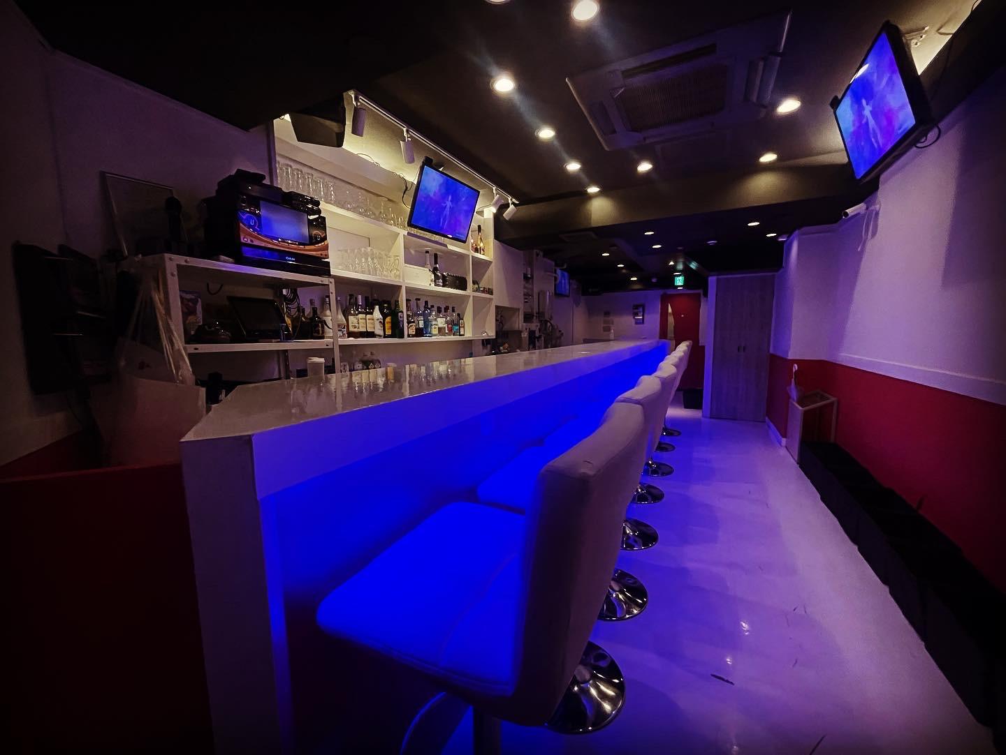 新宿 ガールズ バー