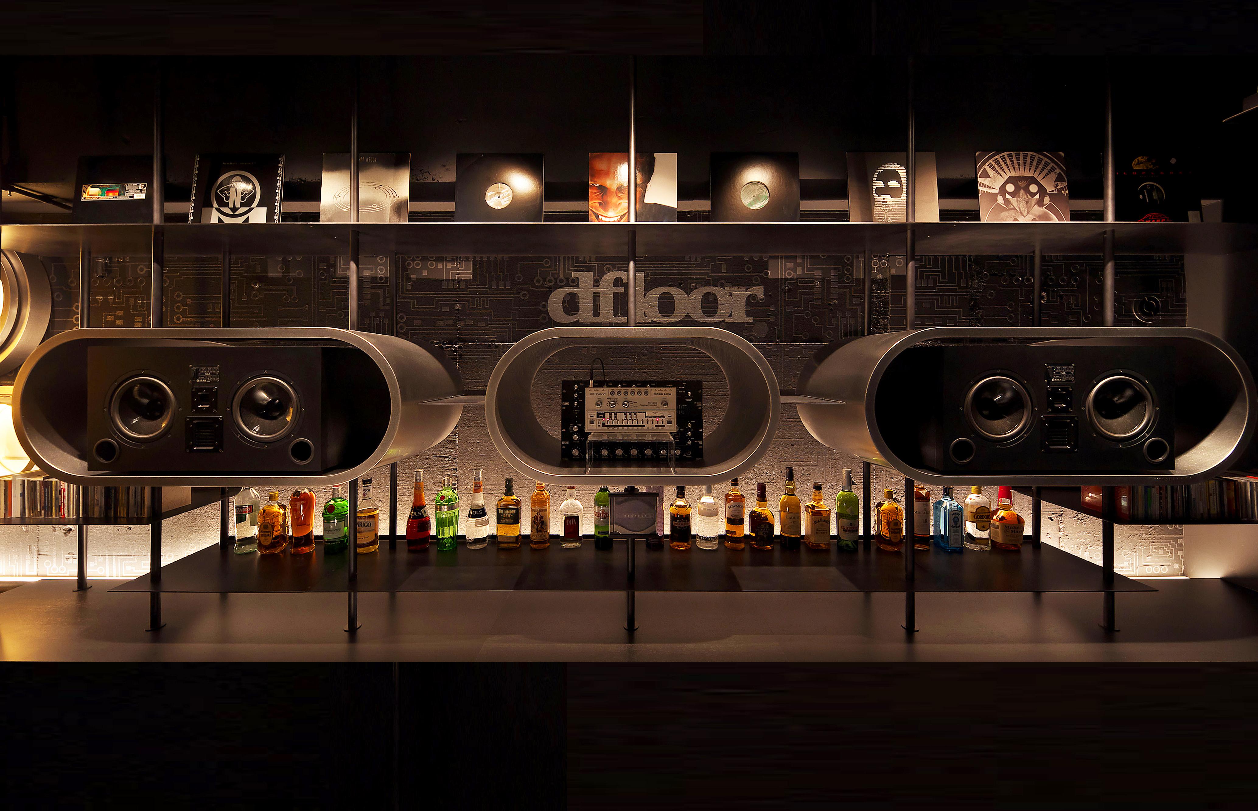 Techno Bar【dfloor】大阪梅田店(テクノバードフロアーオオサカウメダテン) 阪急東通/天神橋筋商店街 BARNAVI