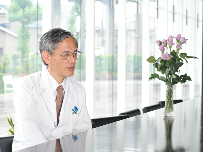 社長に判断を仰ぐ“青いやないか！”