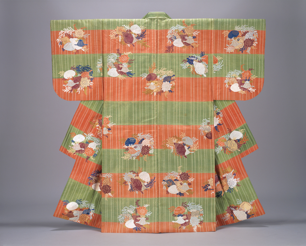 能装束 段に流水海松貝模様縫箔 染織 名品ギャラリー サントリー美術館