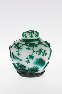 花と鳥の壷 白地緑被水辺花鳥文蓋付壺 コレクションデータベース サントリー美術館