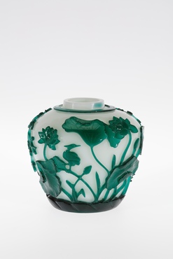 白地緑被水辺花鳥文蓋付壺 コレクションデータベース サントリー美術館