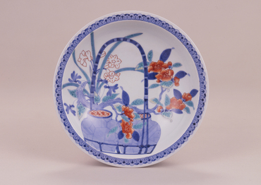 色絵花籠文皿 コレクションデータベース サントリー美術館
