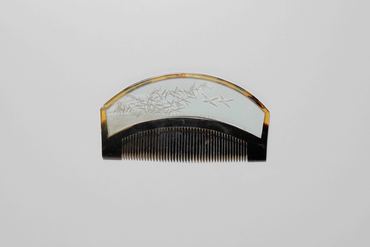 グラヴィール芦に雁図ガラス入鼈甲櫛 コレクションデータベース