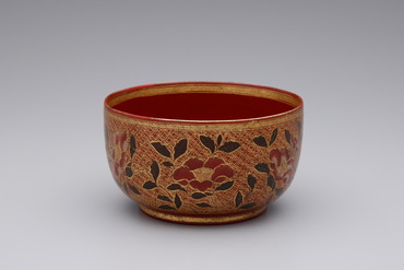 水月焼 細密白椿彫花瓶 16.3cm