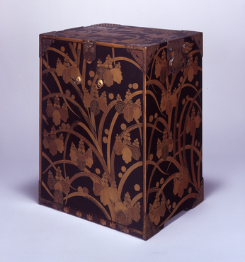 桐紋芒蒔絵箪笥 コレクションデータベース サントリー美術館