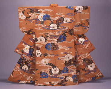 能装束 菊水霞模様縫箔 コレクションデータベース サントリー美術館