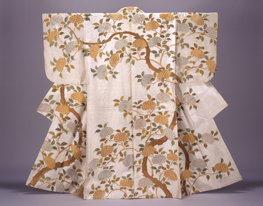 色と文様 <能装束編> 限定本 能装束 紫陽花模様縫箔 コレクションデータベース サントリー美術館