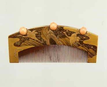 珊瑚飾荒磯鶴蒔絵櫛 コレクションデータベース サントリー美術館