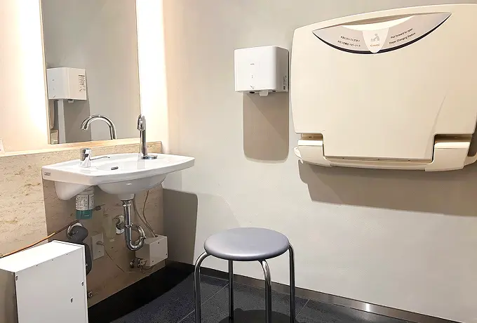 6階多目的トイレ