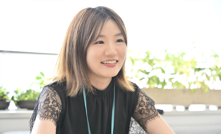 インタビューの様子