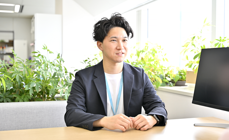 インタビューの様子