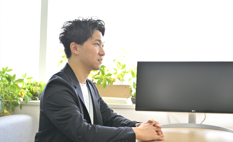 インタビューの様子